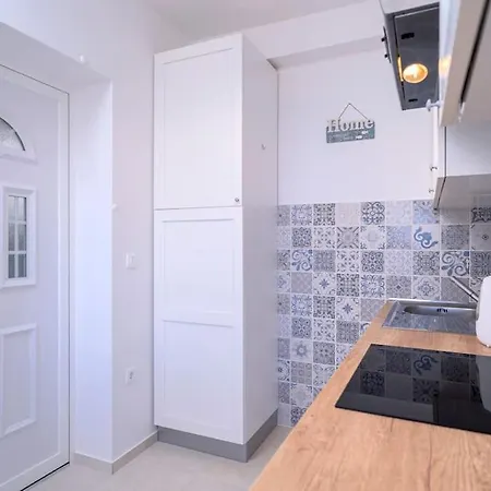 Awaken Gorgeous Sea View Apartment