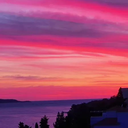 Awaken Gorgeous Sea View Apartment Hvar Town