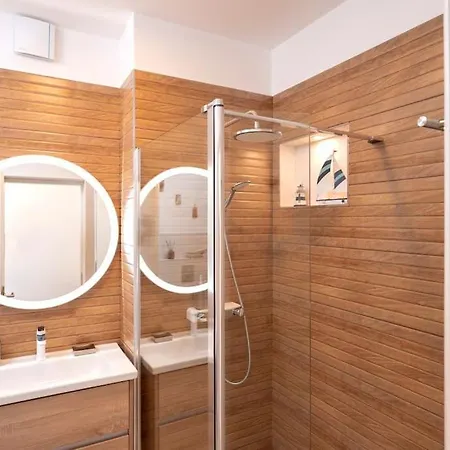 Awaken Gorgeous Sea View Apartman *